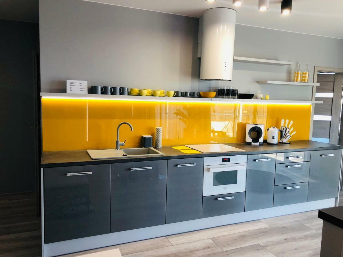 Apartament Elegance Yellow Rewal Bagian luar foto