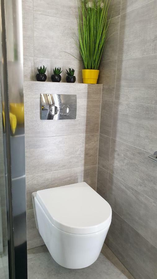 Apartament Elegance Yellow Rewal Bagian luar foto