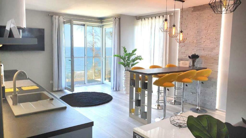 Apartament Elegance Yellow Rewal Bagian luar foto